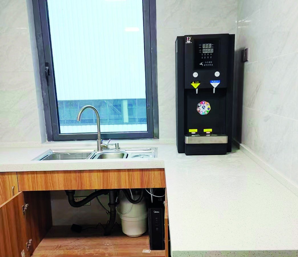 Water Filling & Bottling Machine thumbnail 4